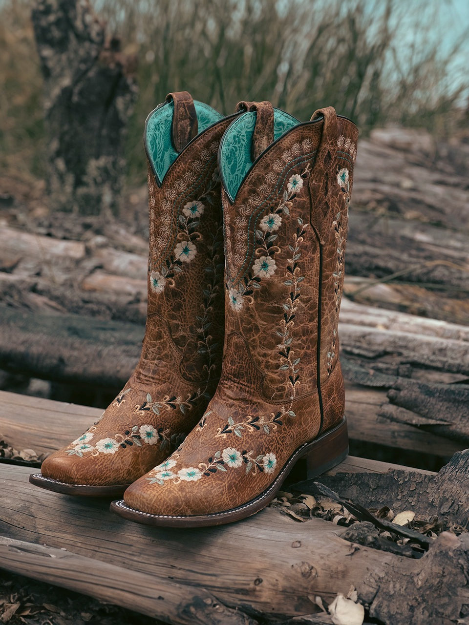 Corral | Floral Embroidery Glow in the Dark | Square Toe | Distressed Cognac